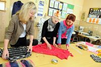 Uczennice lub absolwentki Szkoły w zawodzie krawcowej